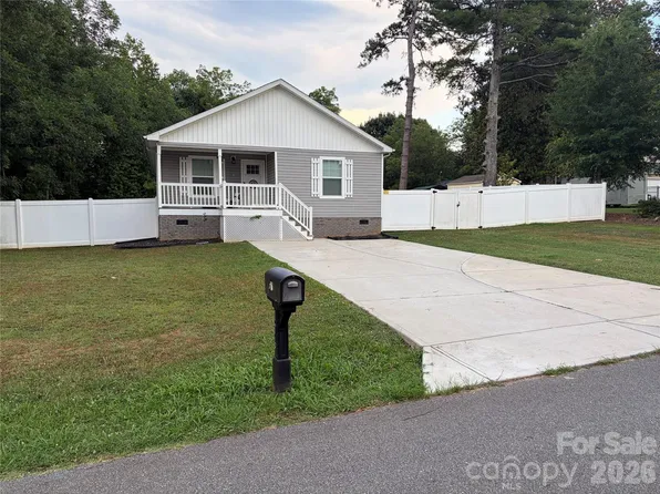 106 Beam St, Lawndale, NC 28090