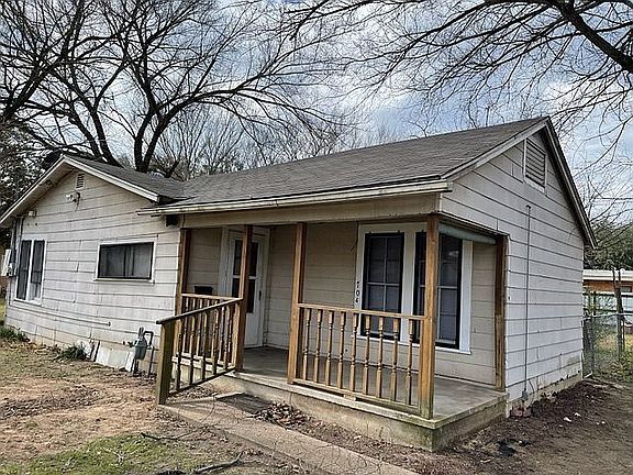 5th image of 704 N Jefferson Ave