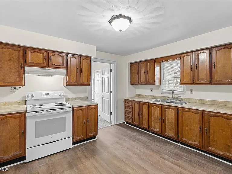 1542 Euclid Ave #1 — Photo 8