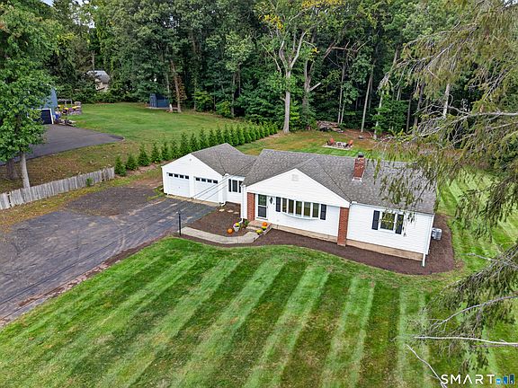 3rd image of 527 Clintonville Road
