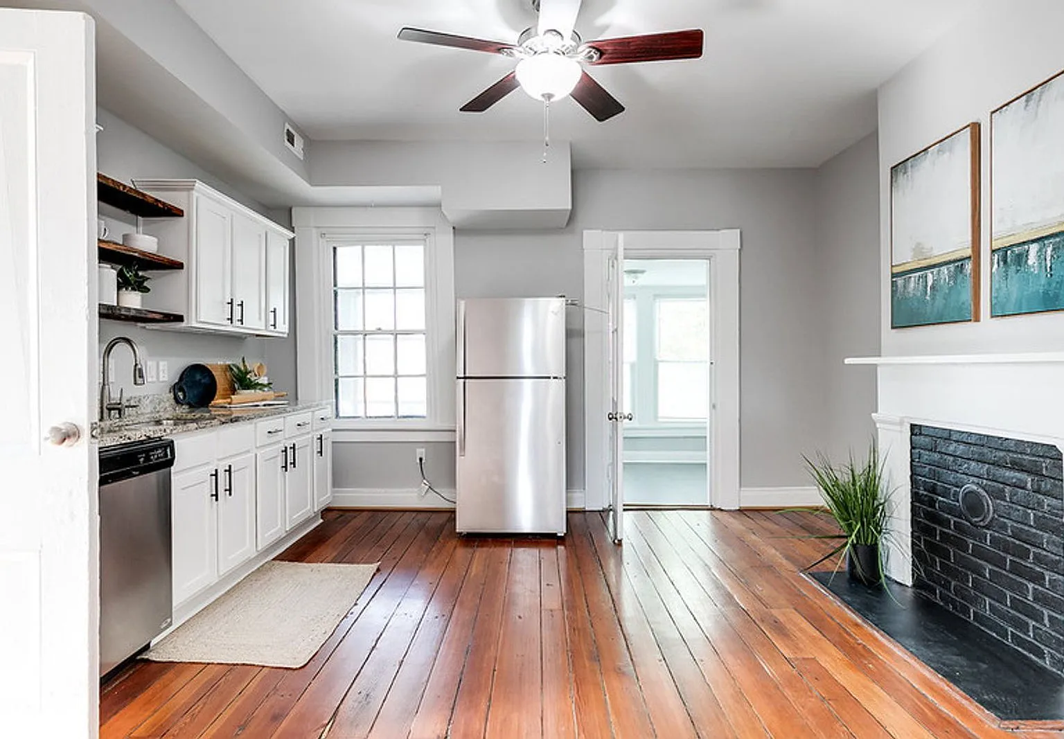 2 bed, 1.5 bath, 1404 sqft, $1,975 — Photo 3