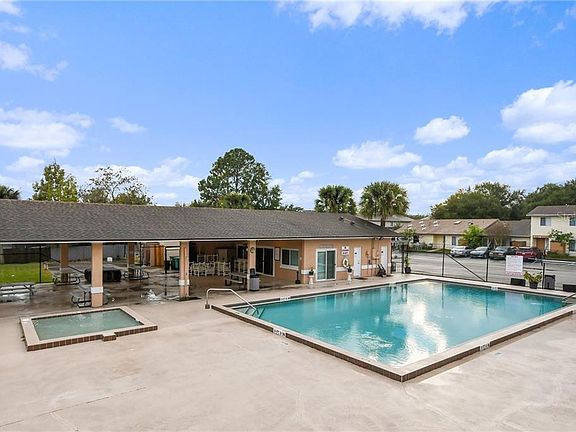 5th image of 1007 Westside Dr