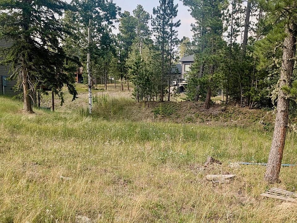 2nd image of 4 Lantern Ln