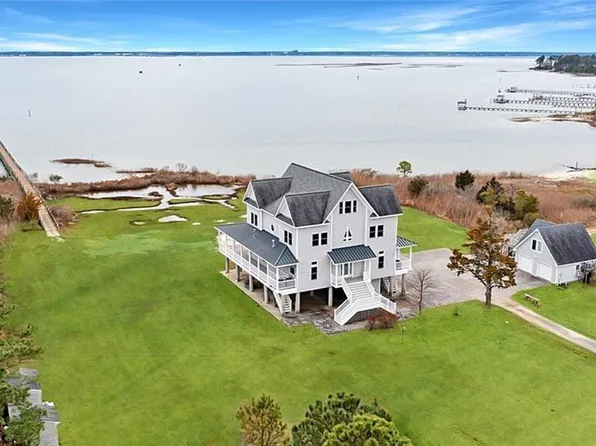 9954 Bonniville Rd, Hayes, VA 23072