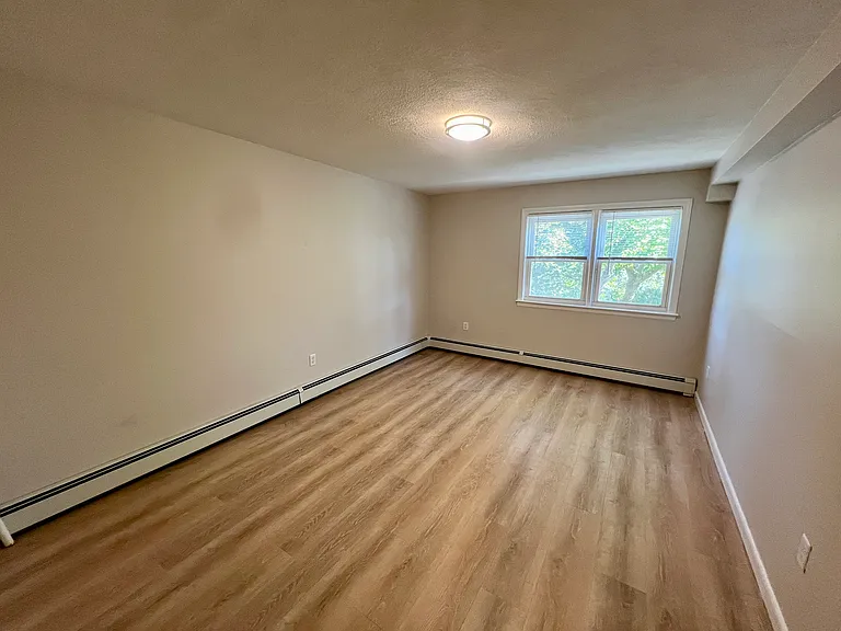 118 Greenleaf St #9 — Photo 6