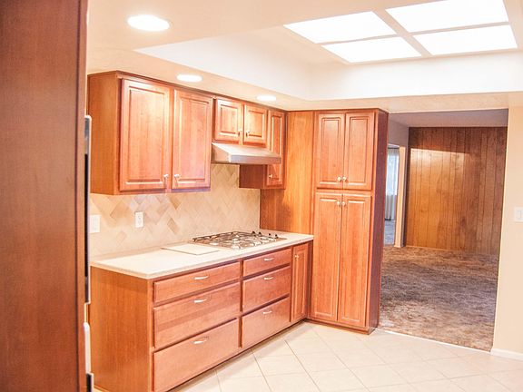 4th image of 10417 Karen Ave NE