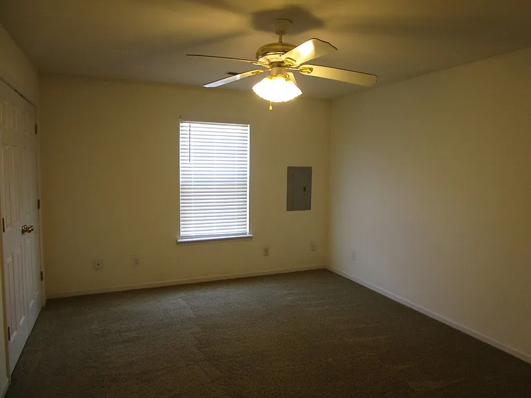 1704-1706 Juniper Dr — Photo 5