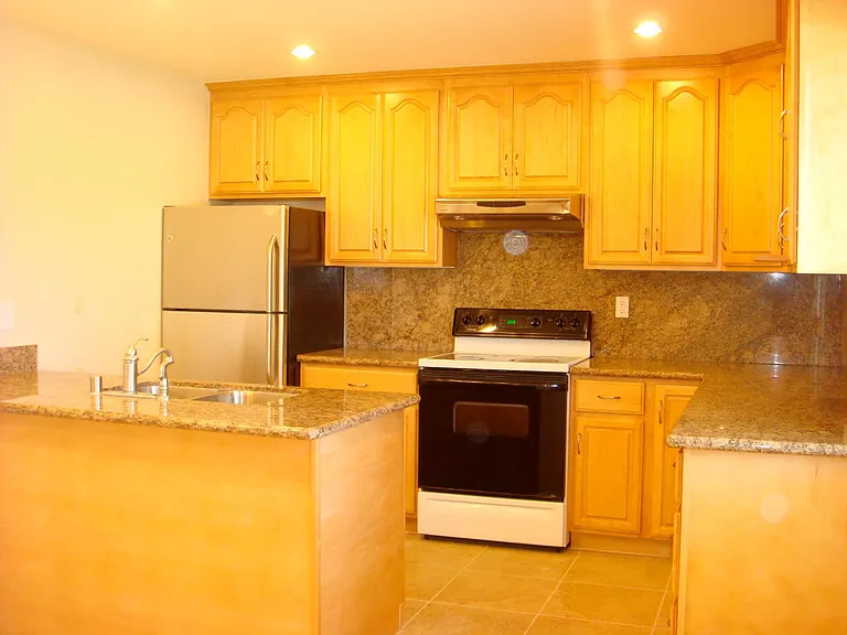 2136 Skylark Ct — Photo 2