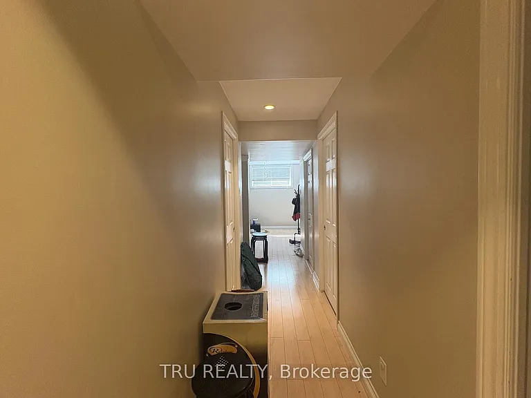 684 Beatrice Dr — Photo 31