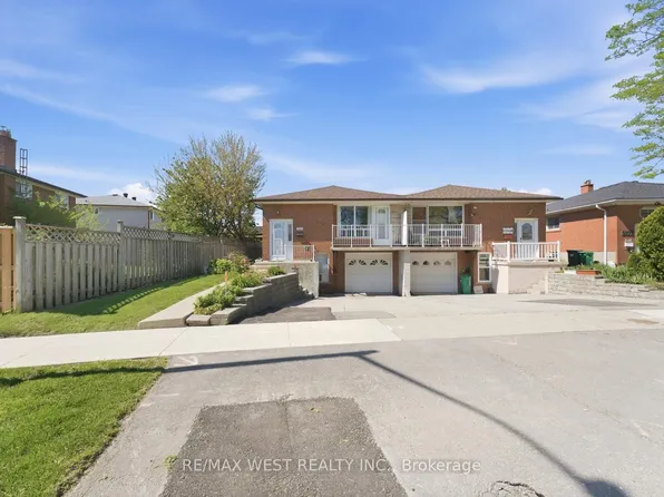 7066 Magic Ct, Mississauga, ON L4T 3A1