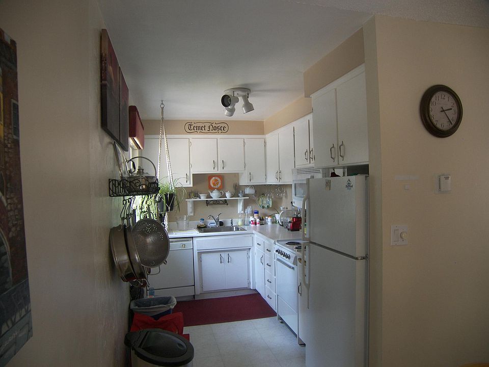 2nd image of 910 Harold Dr #A1