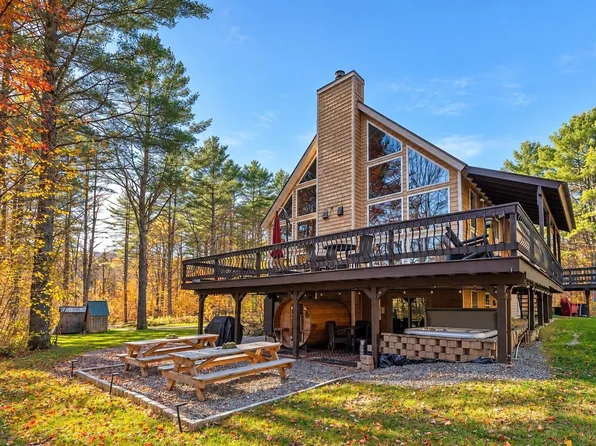 4427 West Hill Road South, Jamaica, VT 05343