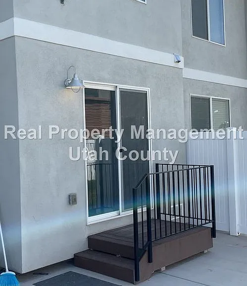 487 S Fox Chase Ln — Photo 3