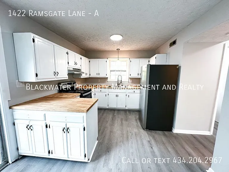 1422 Ramsgate Ln #A — Photo 2