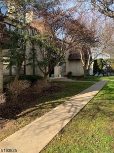 50 Falls Bridge Dr, Totowa, NJ, 07512