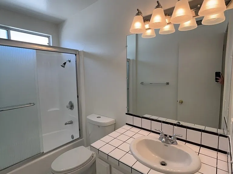 18550 Hatteras St #21 — Photo 6