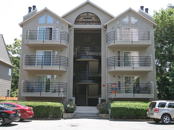 2nd image of 1306 Riverview Ave APT 1