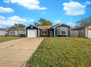 1625 Gentle Wind Dr, Arlington, TX 76018