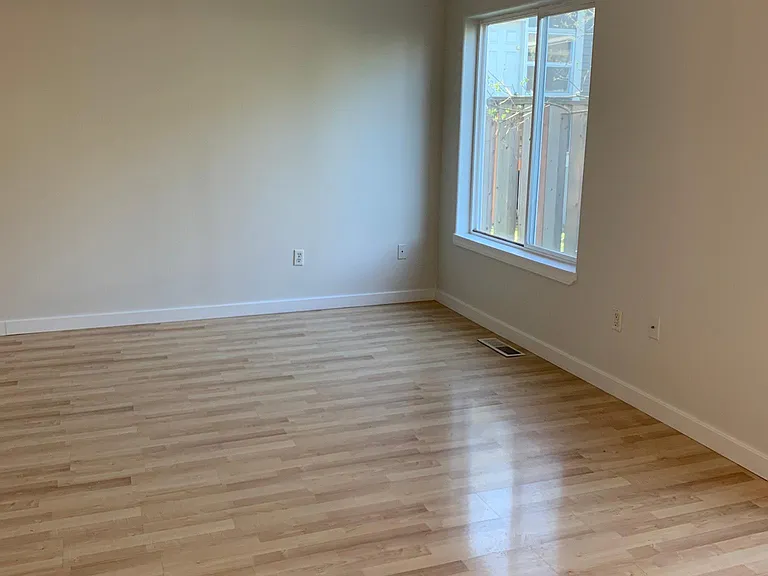 4625 NE 11th Ave — Photo 8