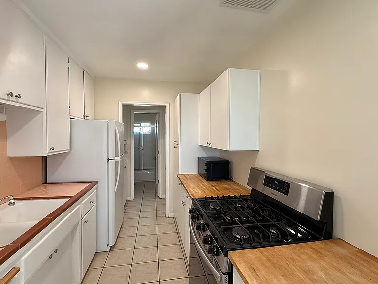 4735 Marlborough Dr #B — Photo 14