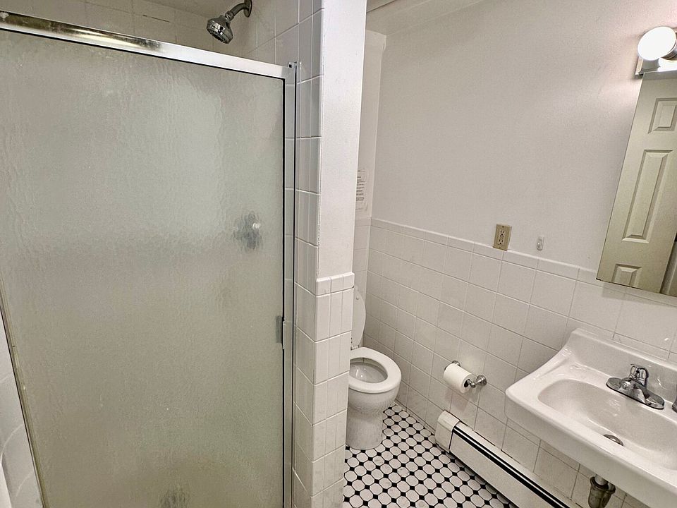 2nd image of 11 Keswick St #4B