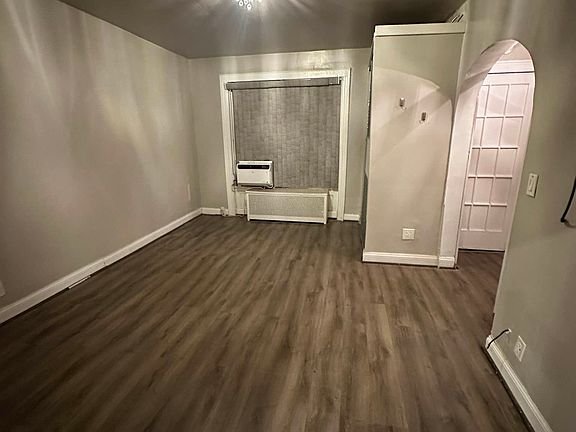 4th image of 970 E 32nd St Floor 1