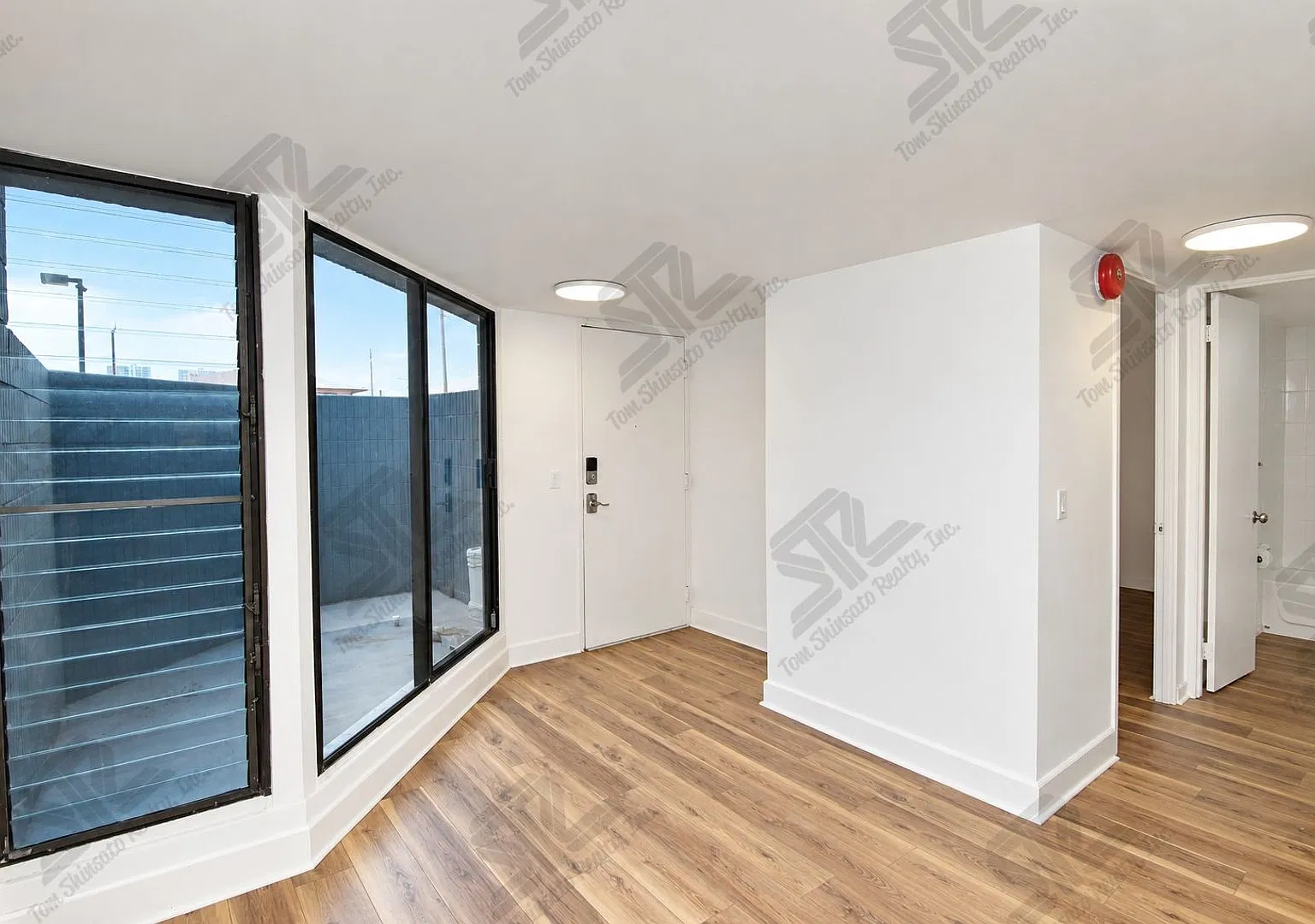 Newly Renovated | 2 Parking Stalls | Pet Friendly — Photo 3