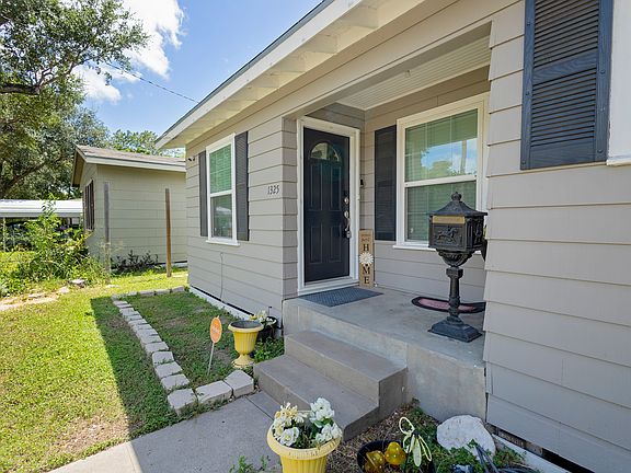 3rd image of 1325 Ray Dr