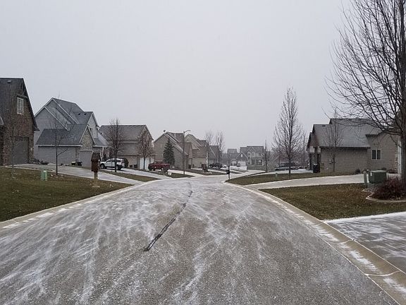 4th image of 516 Saxon Dr