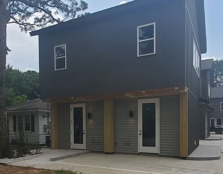 305 Ella St #4 — Photo 2