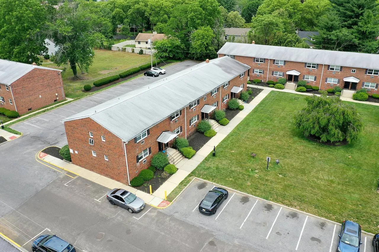 2 bed, $1,775 — Photo 3