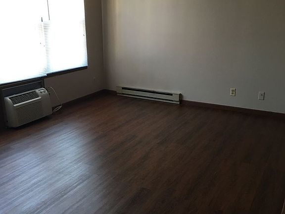 5th image of 414 W Harrison St APT 17