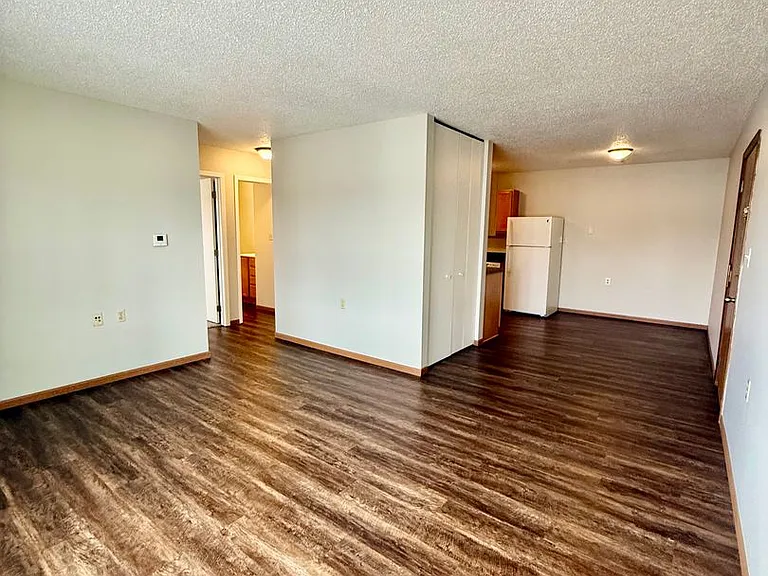 525 10th Ave SE — Photo 6