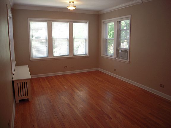 2nd image of 4429 N Whipple St APT 1B