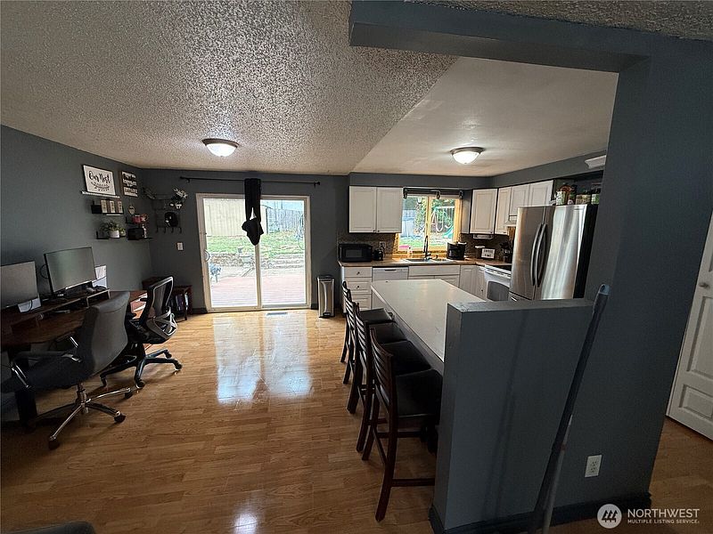 3rd image of 8910 NE Quinault Loop