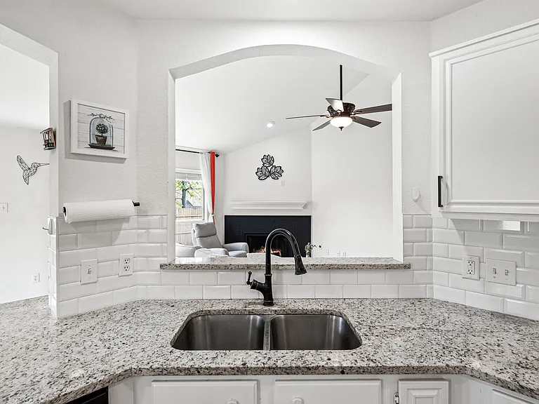 1011 Ridgecrest Dr — Photo 18
