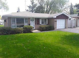135 S Lake St, Mundelein, IL