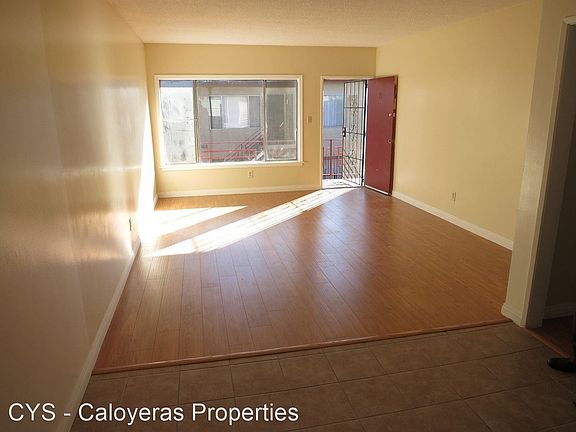 3rd image of 721 Edgewood St #2