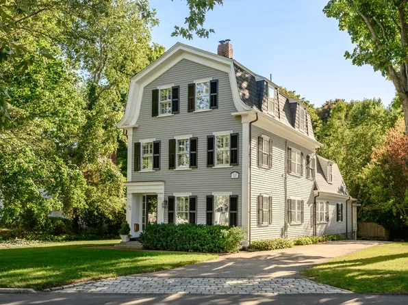42 Lincoln St, Hingham, MA 02043