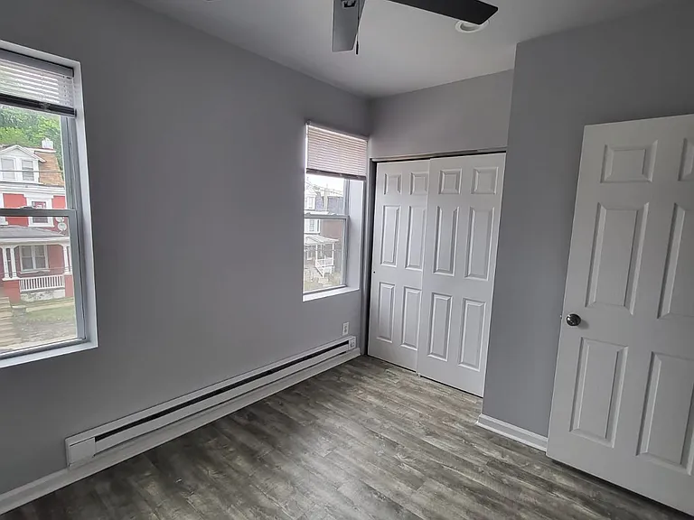 4914 Knox St #B — Photo 13