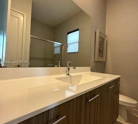 5th image of 17521 SW 43rd St