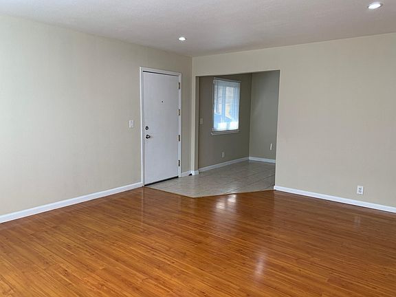 3rd image of 1840 Chestnut St #2