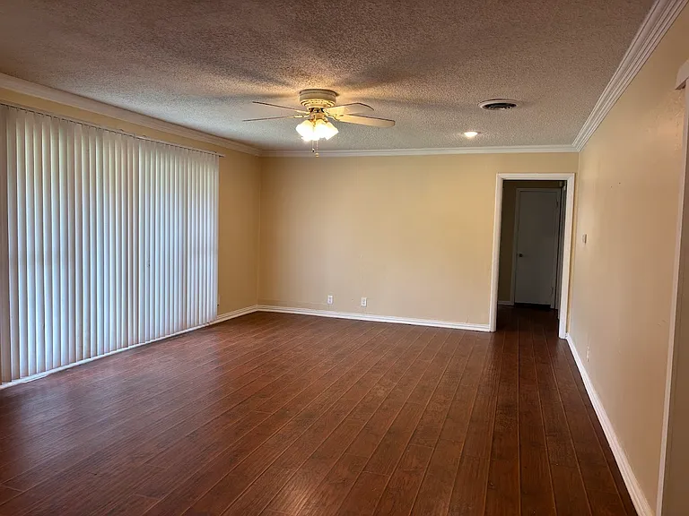 408 Maple St — Photo 11