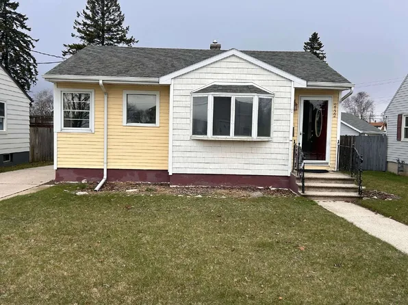 2122 Roosevelt Ave, Two Rivers, WI 54241