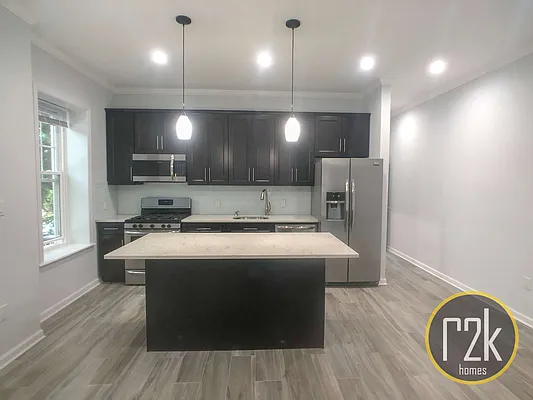 Rented by Realty 2000 Corp | media 47