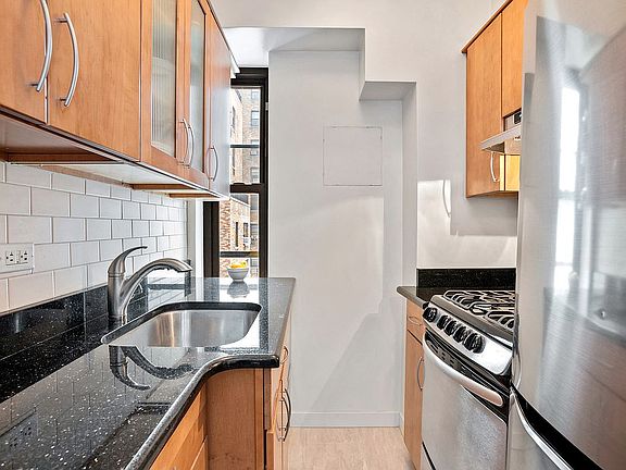 4th image of 230 E 73rd St #10F