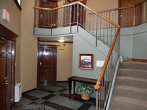 2nd image of 137 White Oak Ct APT 4