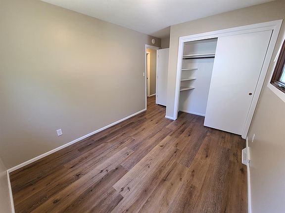 5th image of 118 Saranac Dr