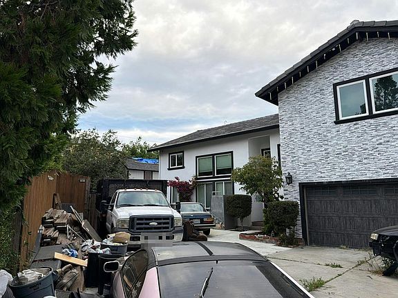 2nd image of 1151 Kelvin Rd