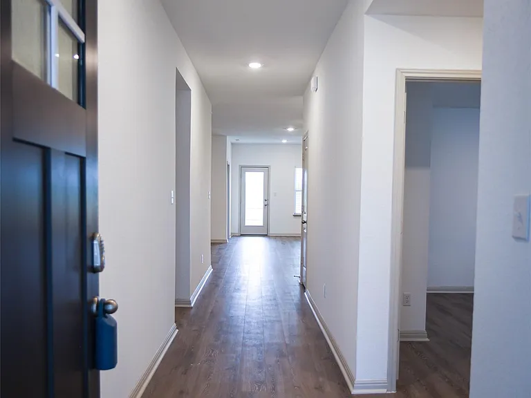 231 Sweetwater Creek Ln — Photo 3